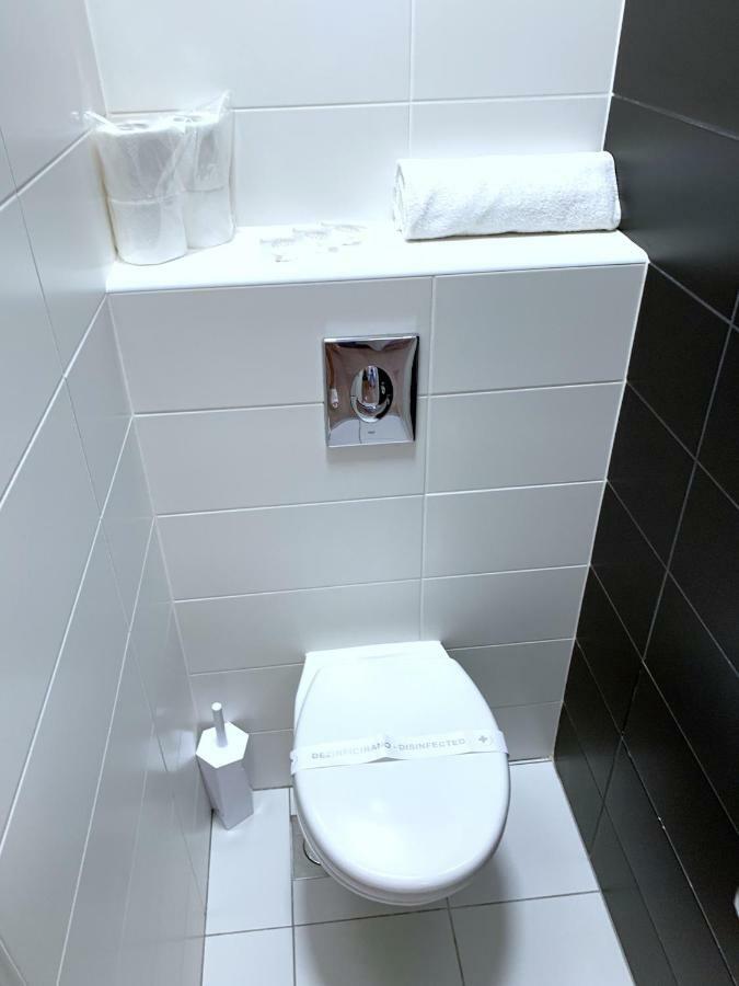 National Plus Zagreb Buitenkant foto